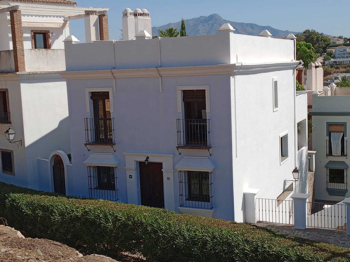 El Paraíso, Estepona